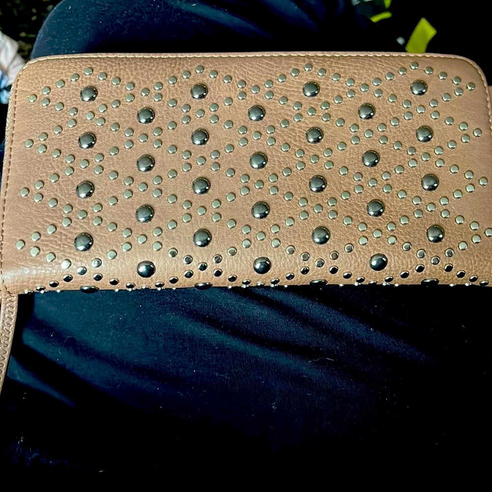 NEW DESIGN STUDIO MMS Taupe LEATHERETTE WRISTLET CLUTCH with STUDS brand new